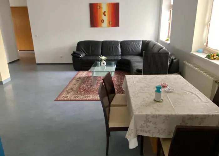 Zentrale Mit Kostenlosen Parkplaetzen Apartament